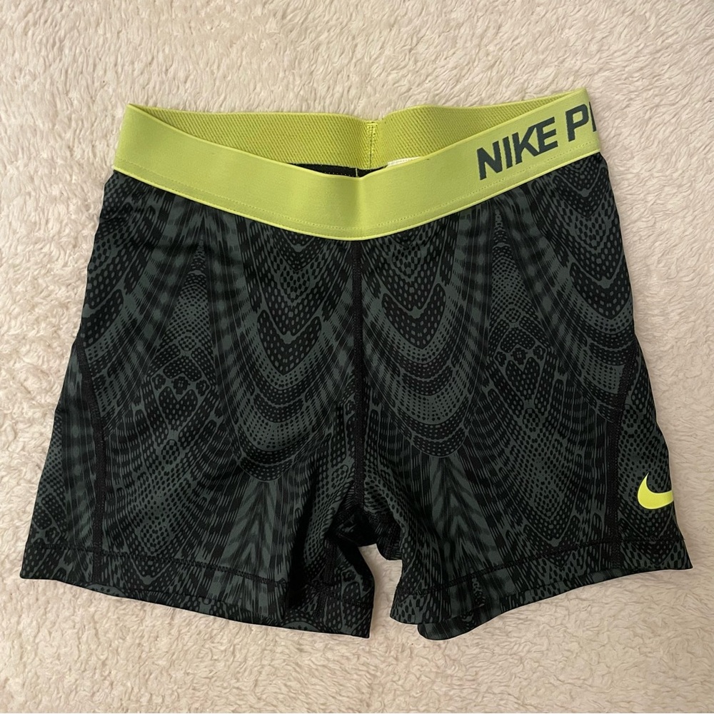 Nike Spandex Shorts / Medium